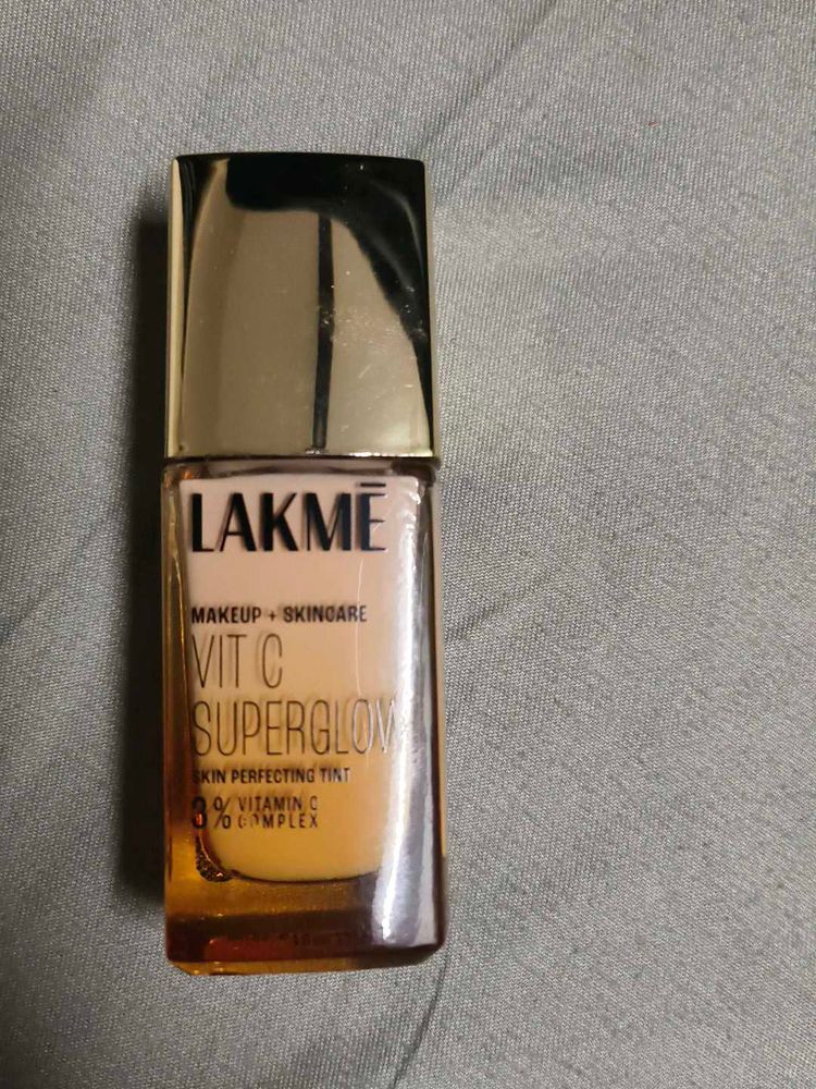 Lakme Vit C Super Glow Foundation