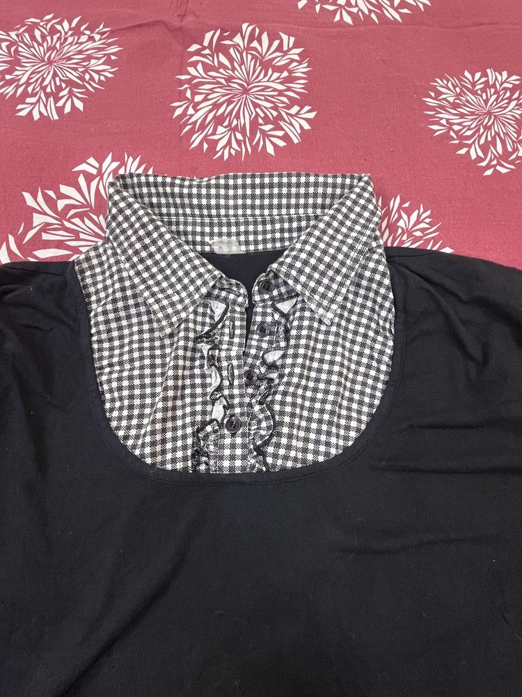 Korean style black checkered top!