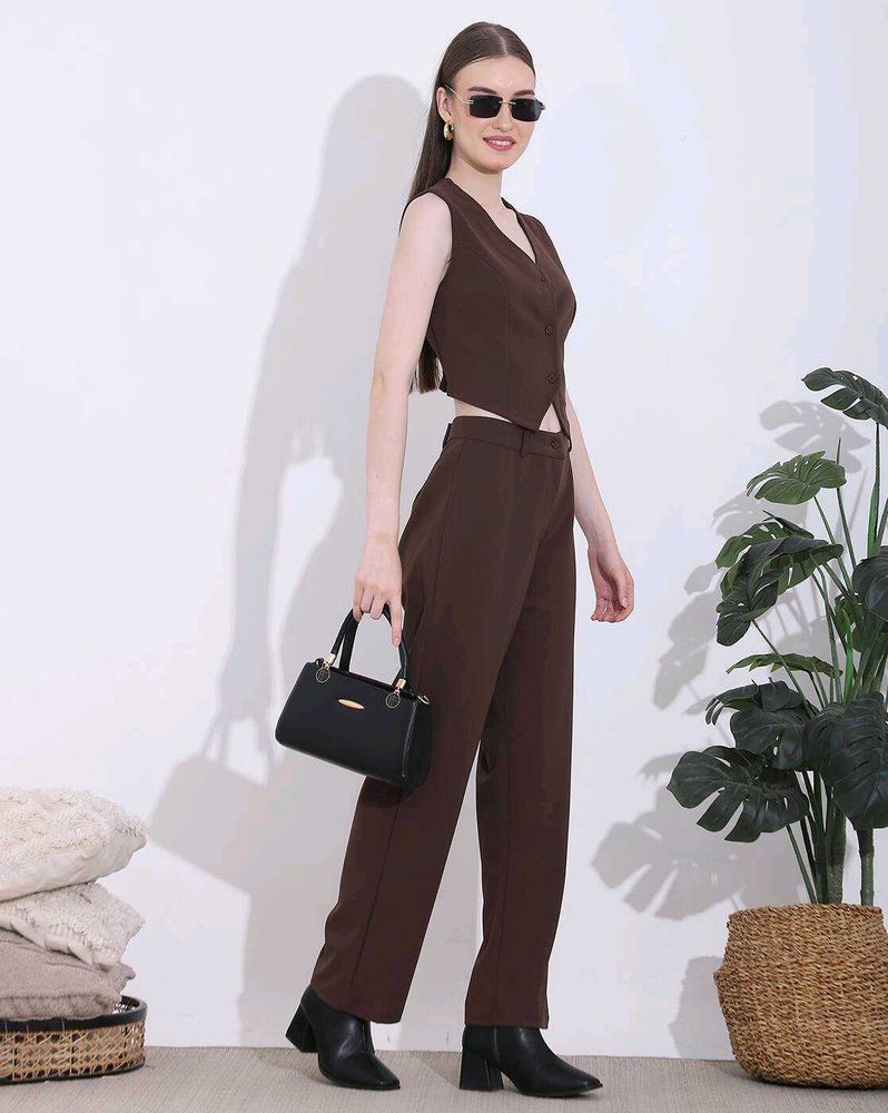 Sleeveless Panelled Short Waistcoat with Pant 👖