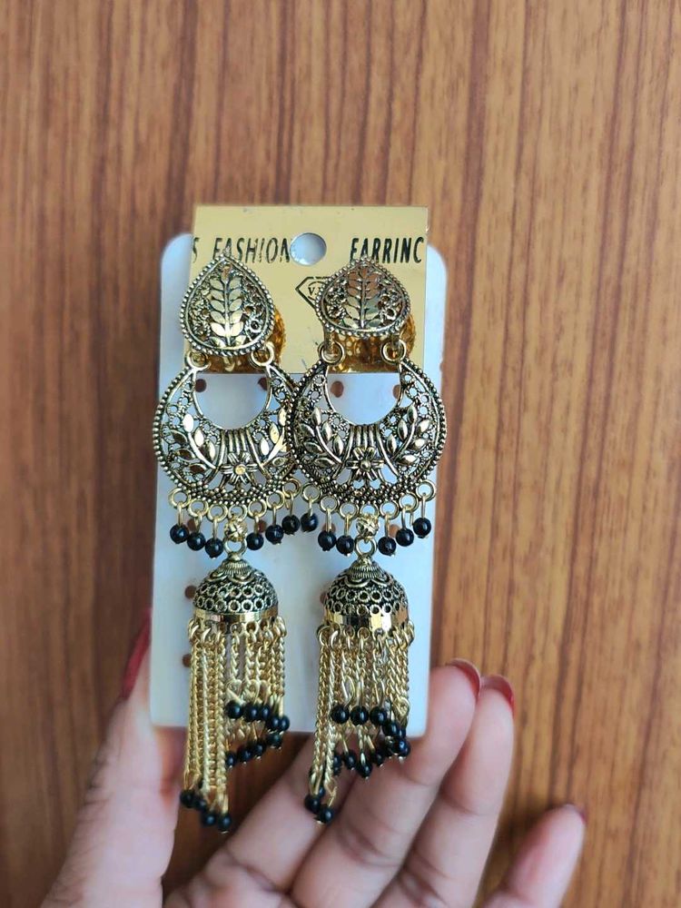 Golden and black Jhumka Earrings😍💝😁