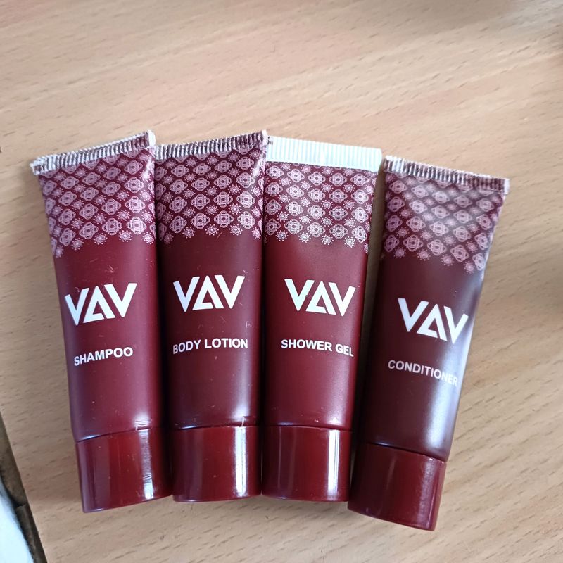 Travel Kit Shampoo, Conditioner, Shower Gel Lotion