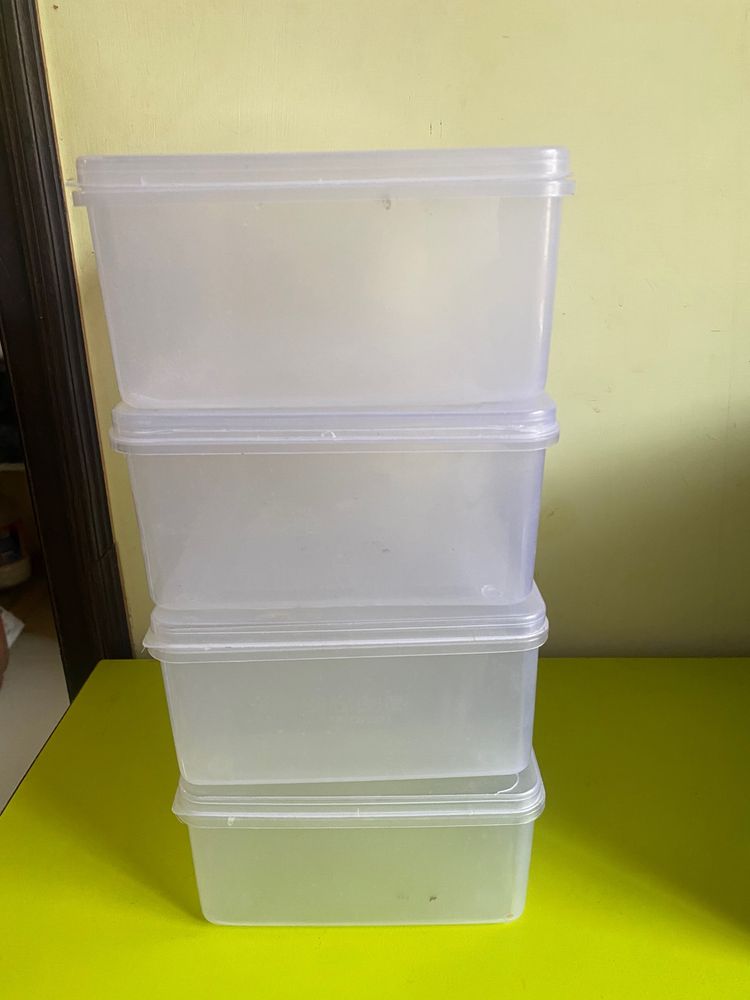 🫙 four Container