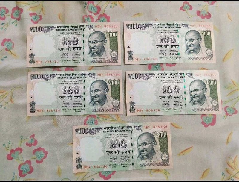 Five Pieces Old 100 Rupee Notes
