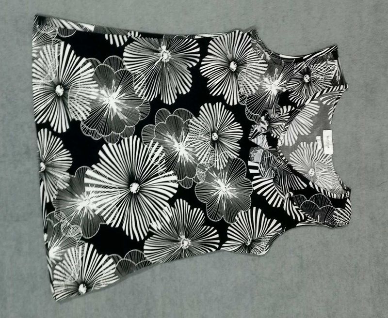 Floral Print Sleeveless Top