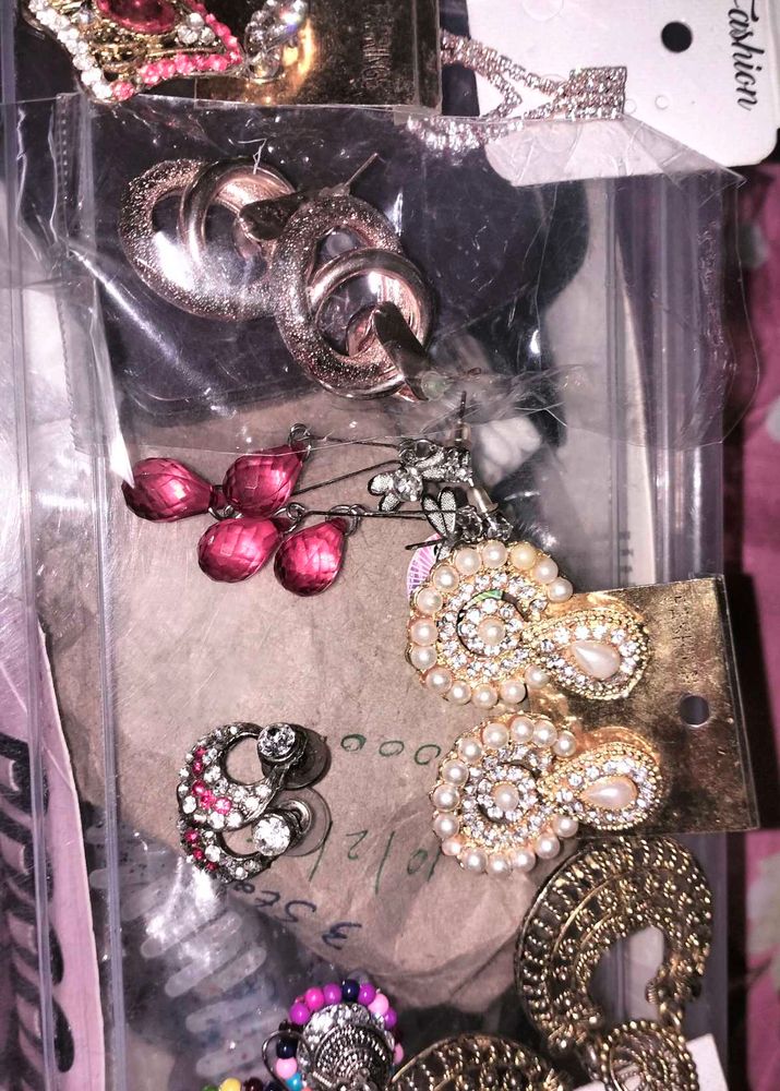 8 Sets Of Branded Earrings