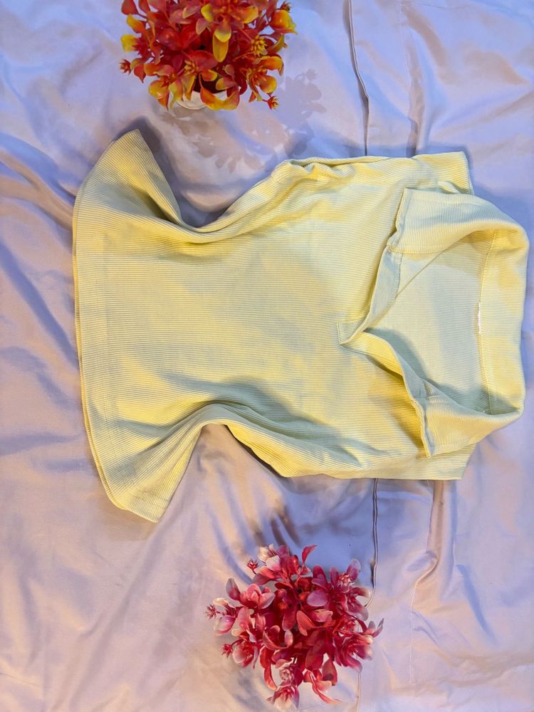 Yellow Collared Tank Top.SIZE-30-34.BRAND NEW
