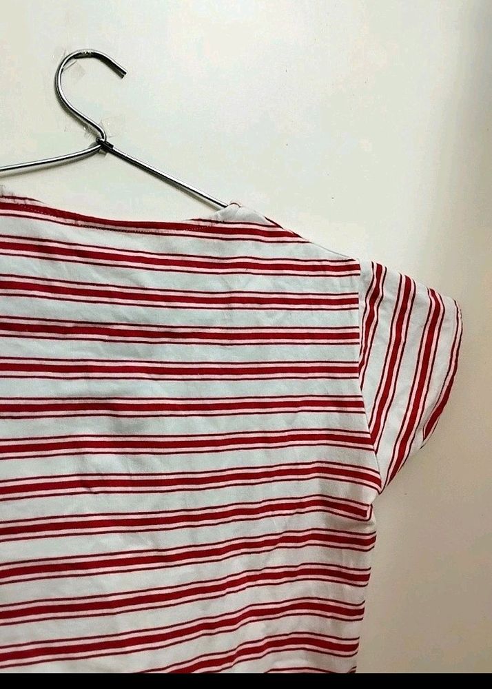 Red &amp; White Women&#39;s T-shirt📍