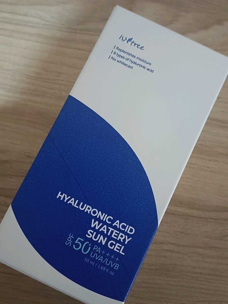 Isntree Hyaluronic Acid Watery Sunscreen