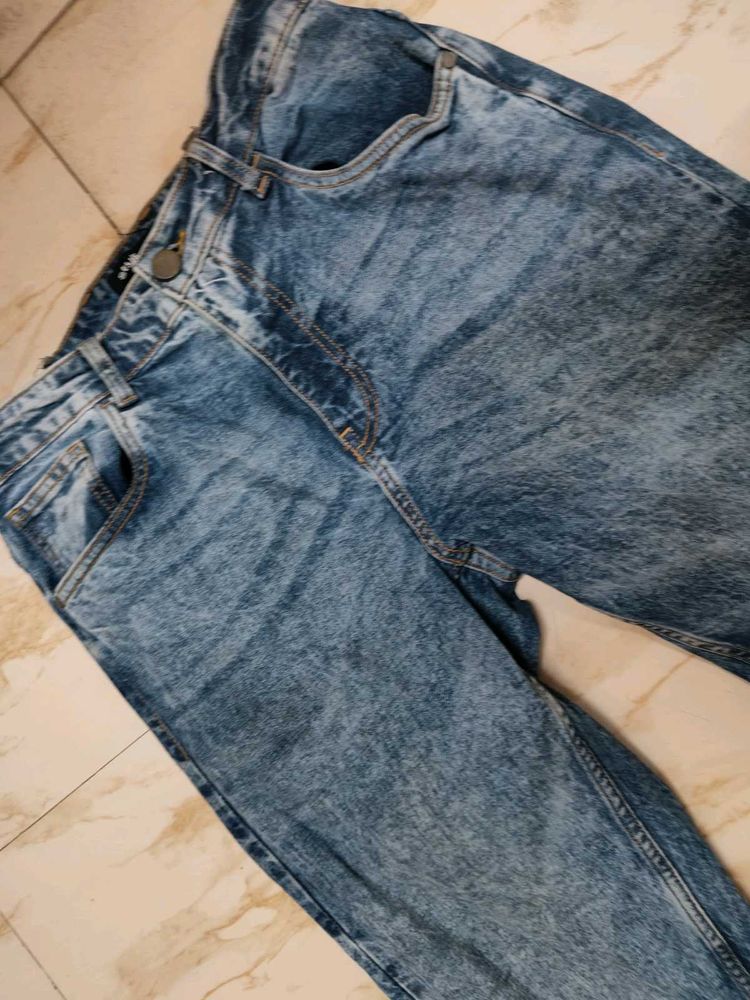 Trendy Light Wash Denim Jeans