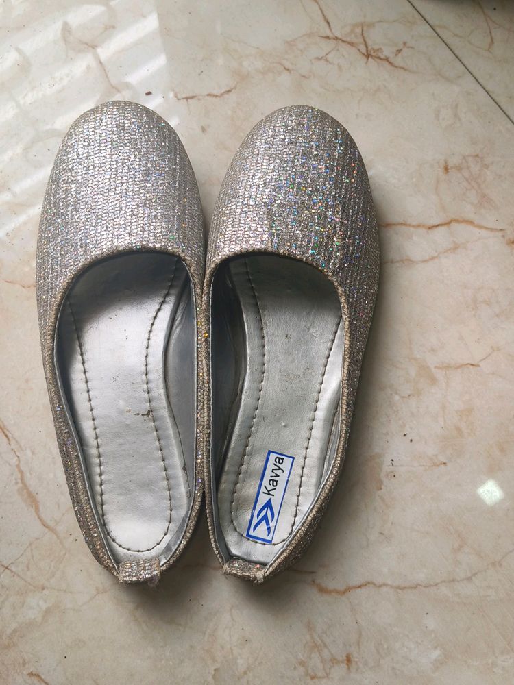 Shimmer Traditional Ballies..