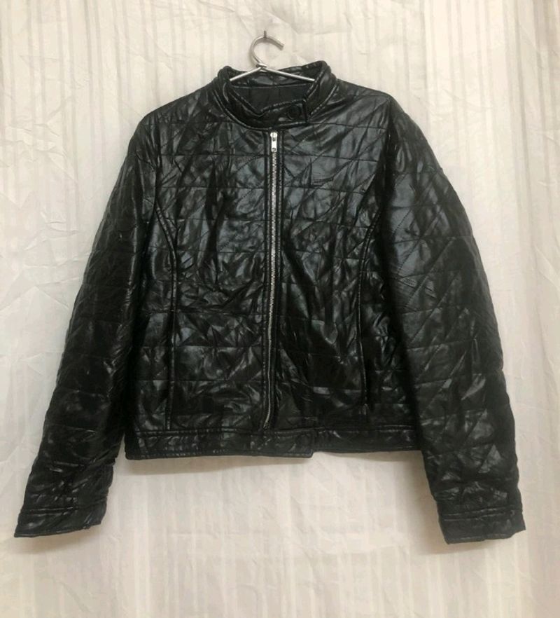 Eststo Black Jacket