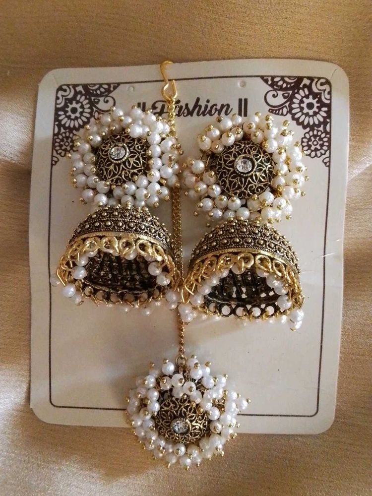 Jumka With Earrings