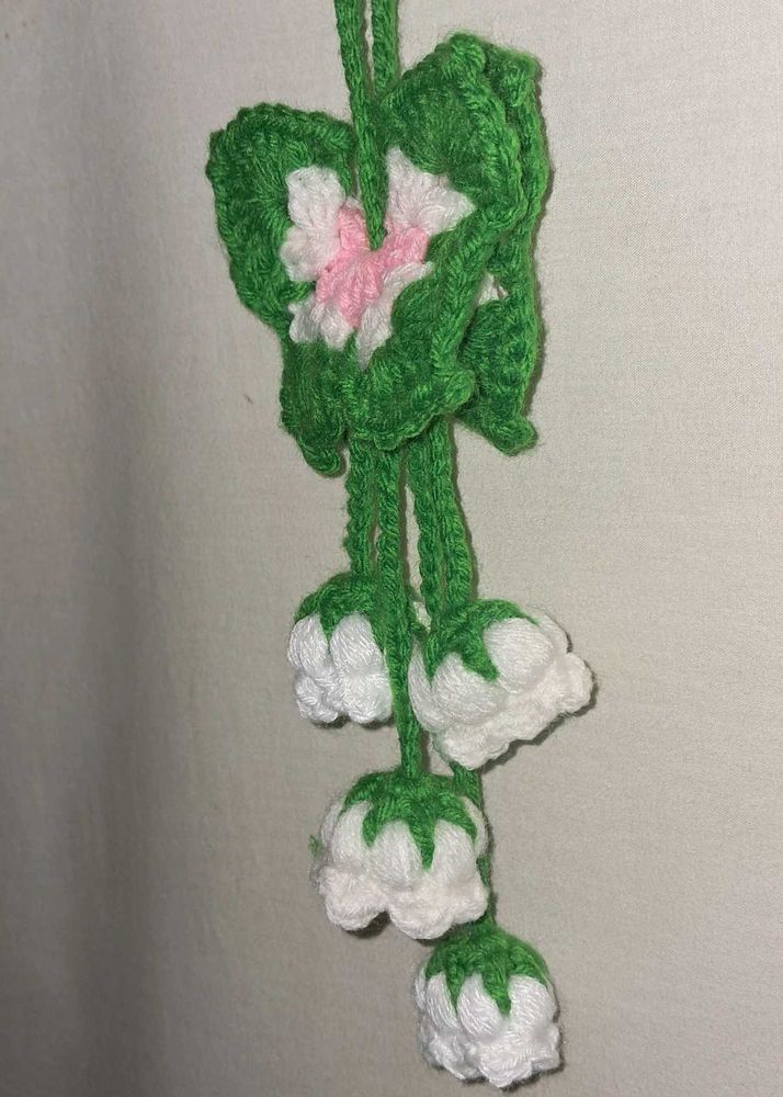 Crochet Flower Garland Key Charm