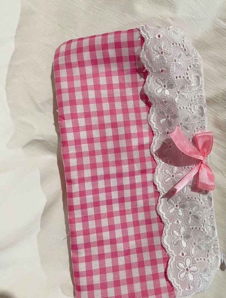Restock💖Pink Gingham Pouch💖