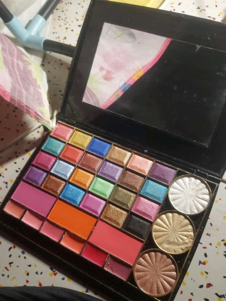 Makeup Palette