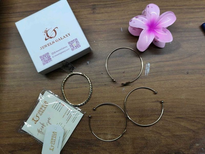 Jewels Galaxy Bangles Set