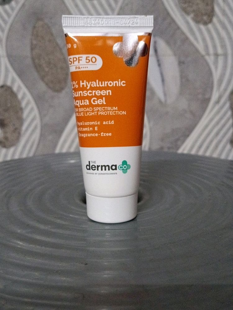 The Derma Co 1% Hyaluronic Sunscreen Aqua Gel