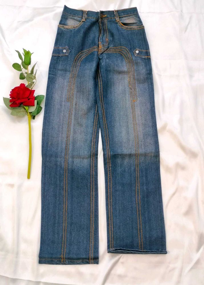Straight Leg Jeans 👖✨