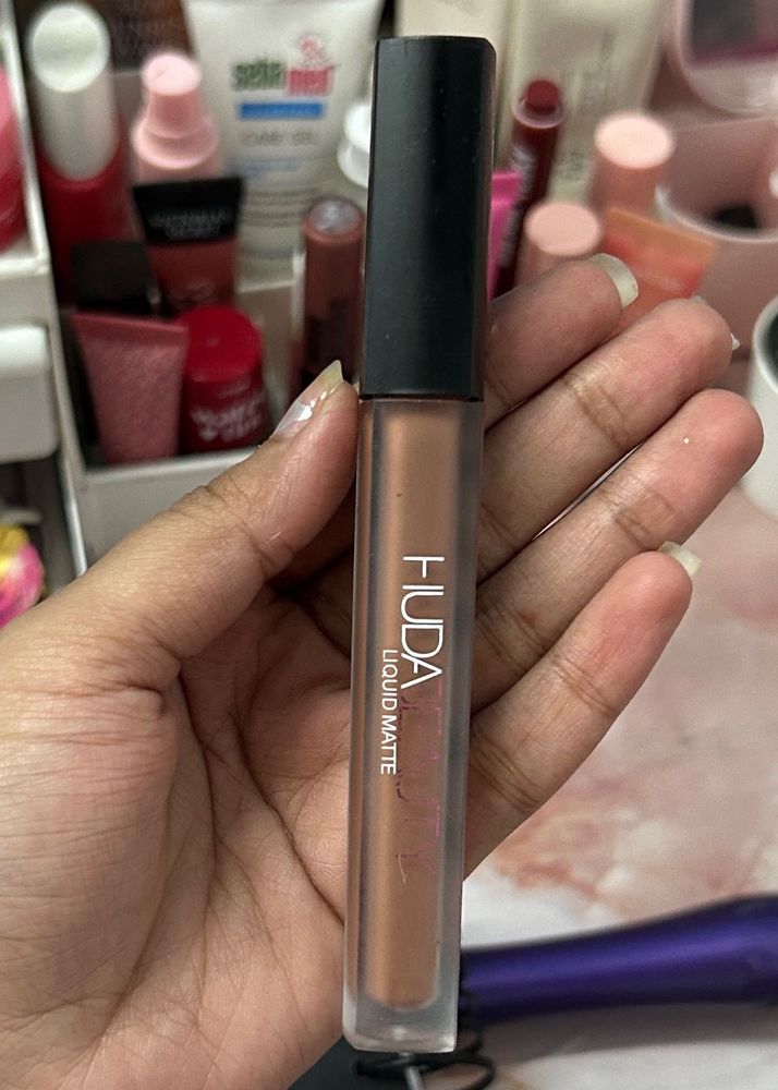Huda Beauty Liquid Matte Lipstick