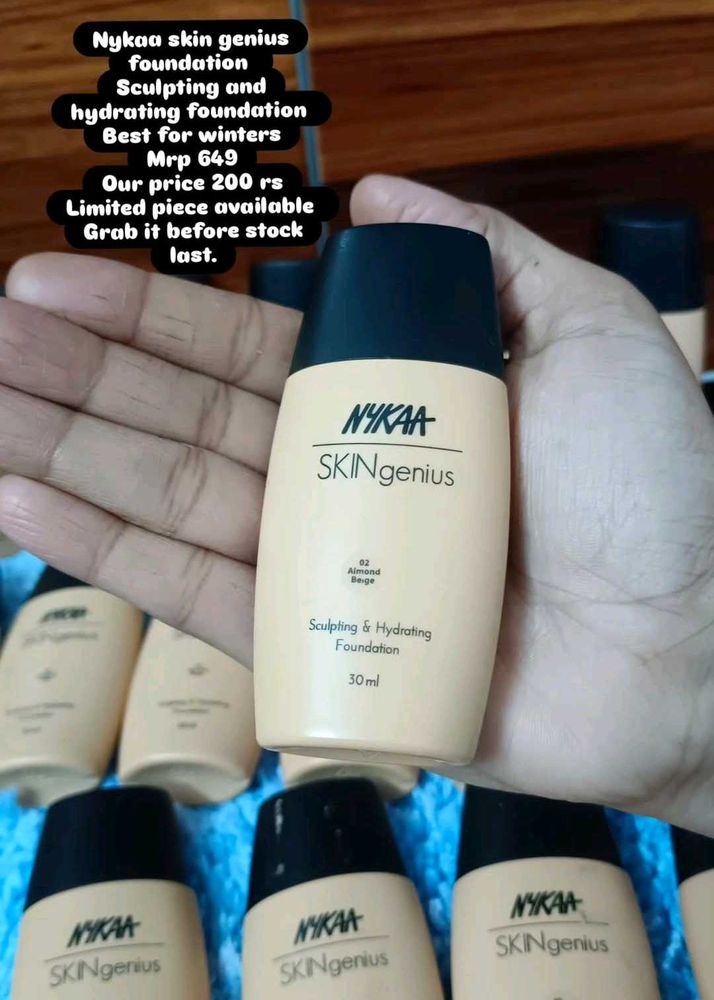 nykaa Hydrating And Sculpting Foundation..