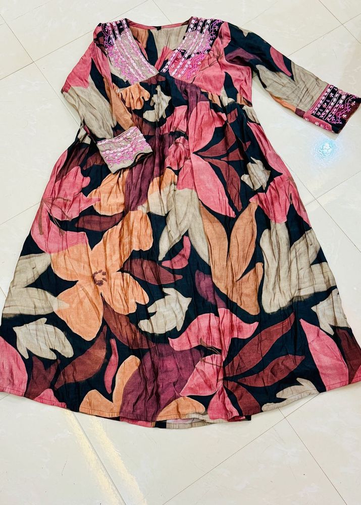 Floral Pattern V Neck Kurta