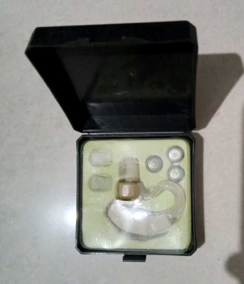 Loud hearing earphone