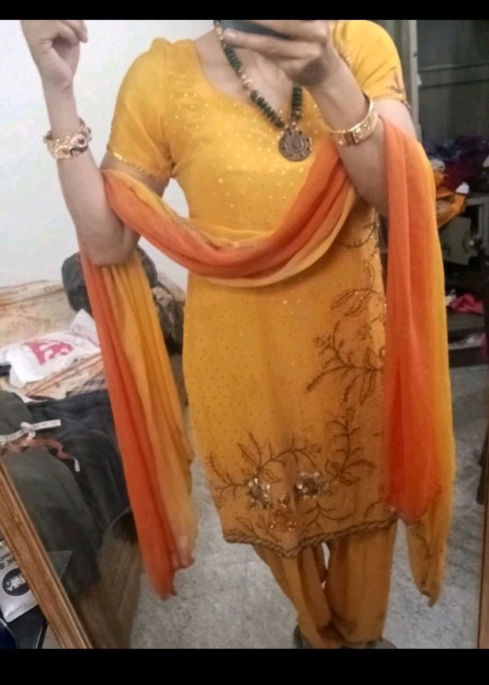Salwar Kameez Dupatta 3 Suit Ek Lehnga Choli