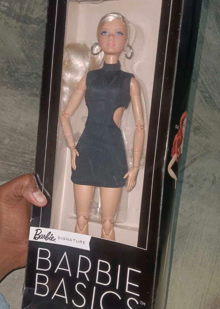 Barbie Basics Model 02