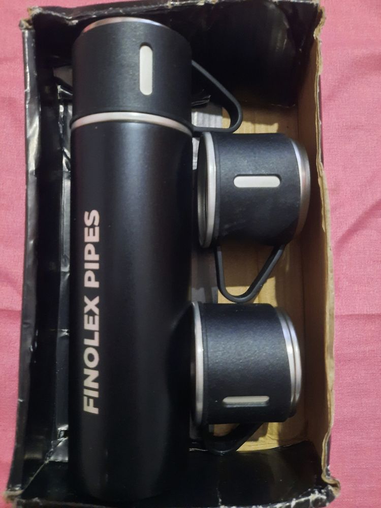 Thermas Water Bottle With 2 Cups