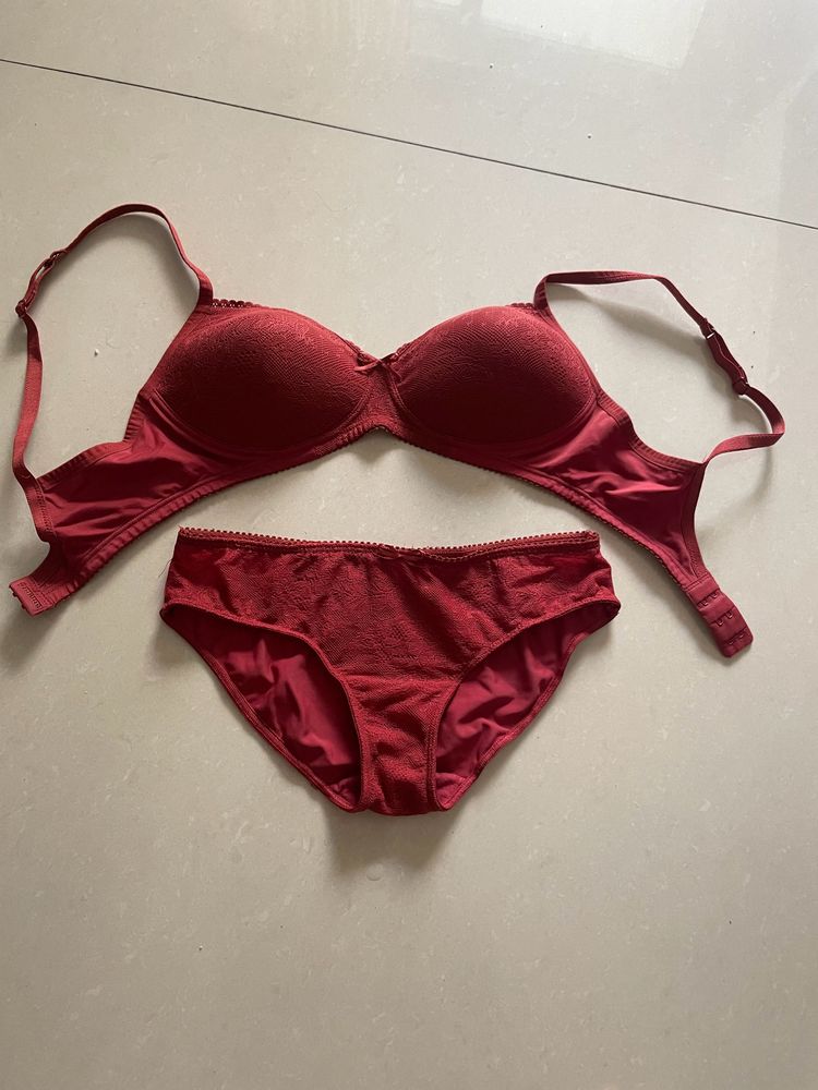 Amante Lingerie Set