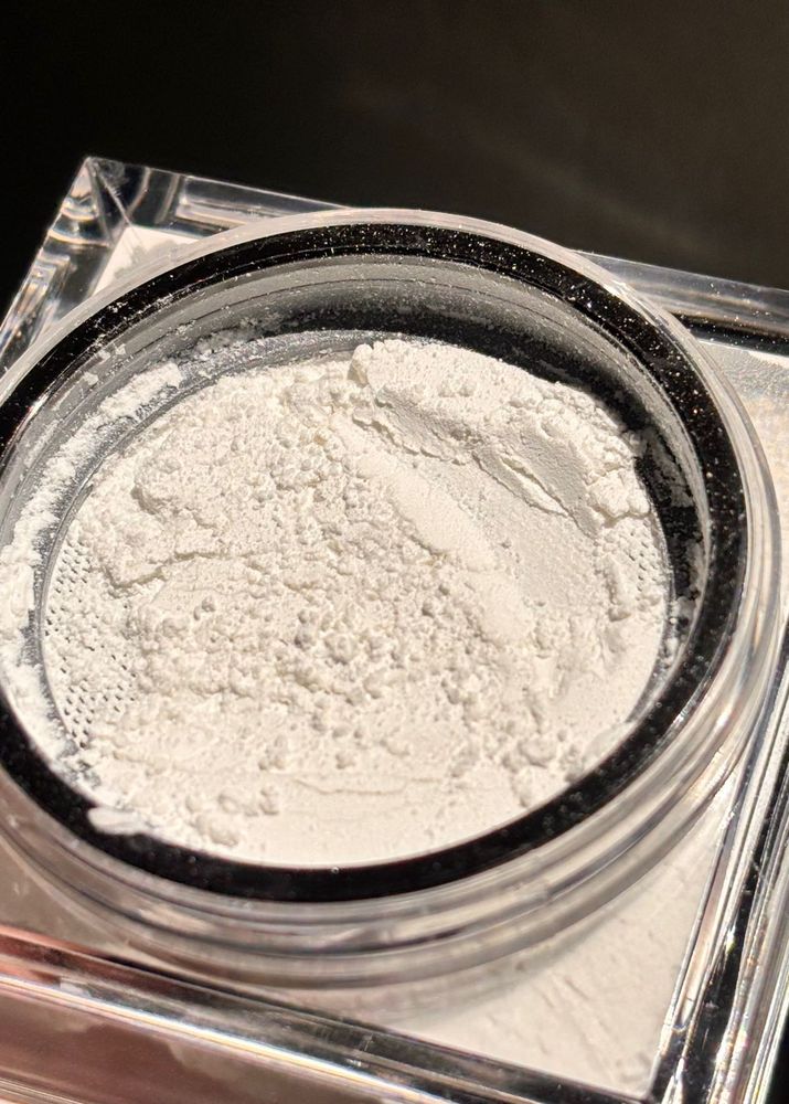 Huda Beauty Easy Bake Setting Powder:-Sugar Cookie