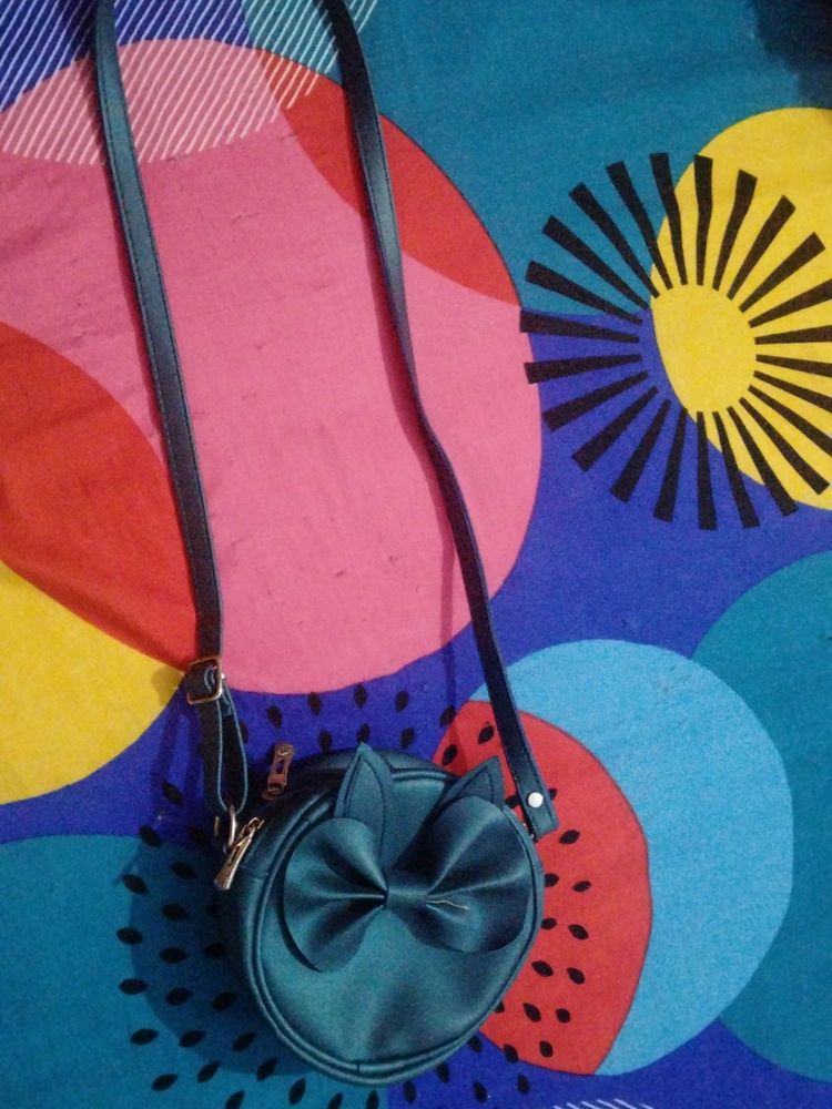 Round Bow Design Sling Bag With Double Chains