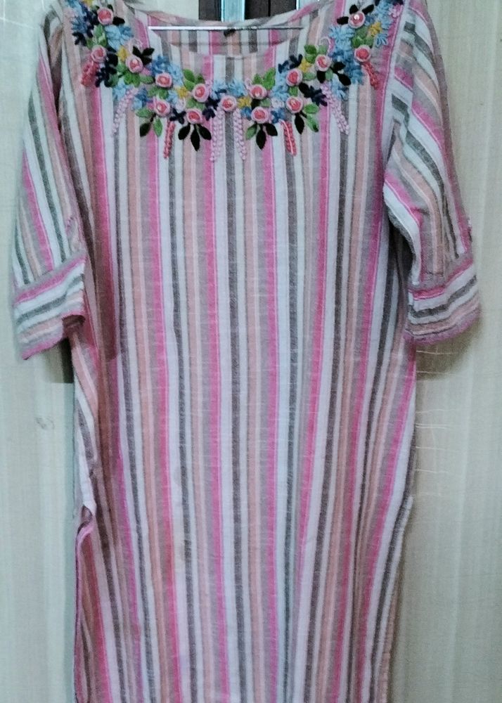 cotton kurti, sizeXL, lining print with neck embroidery