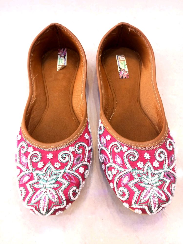 Brand New BEAUTIFUL Punjabi Pink Jutti For Ladies...Size-9.. Colour -pink