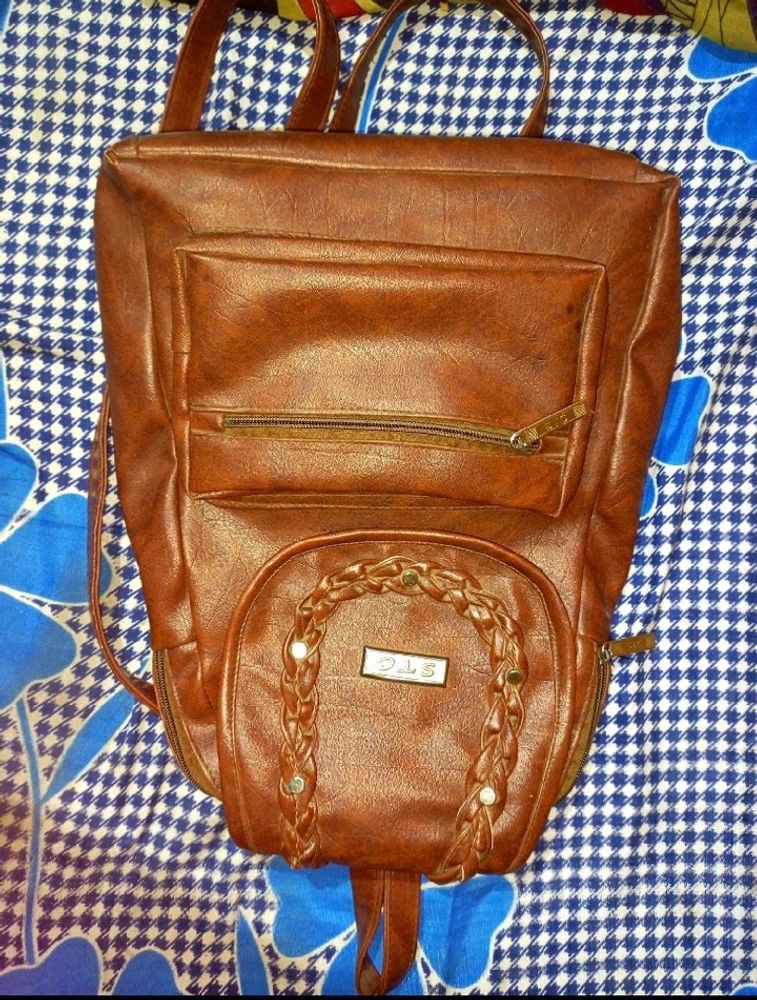 Leather Bagpack 🎒