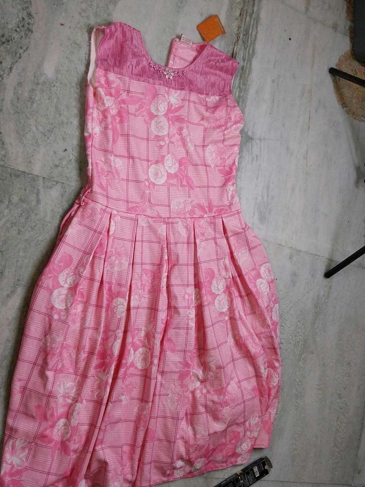 PINK WOMEN GOWN FOR PARTY