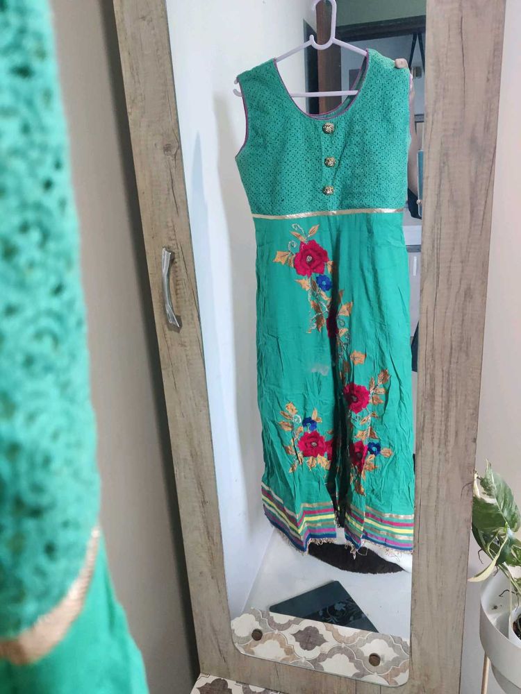 Floral Embroidered Kurta