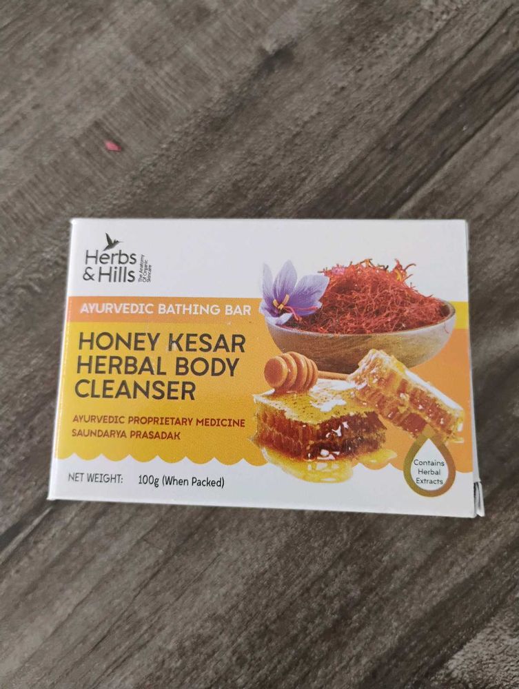 Herbs &amp; Hills Honey Kesar Cleanser