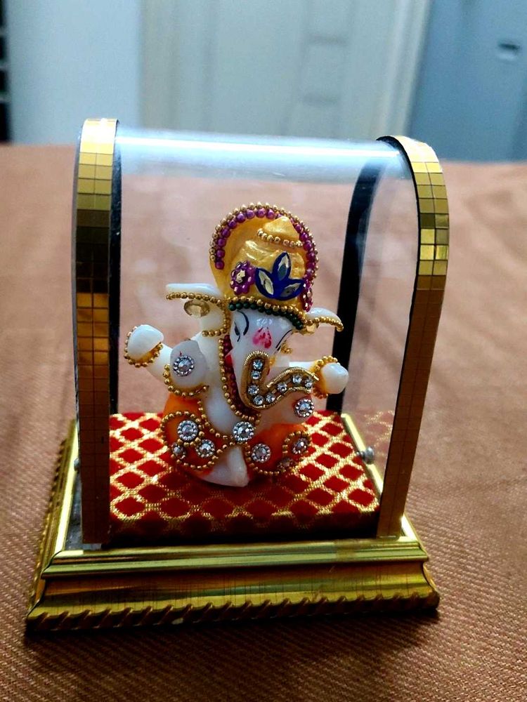Ganesha Showpiece