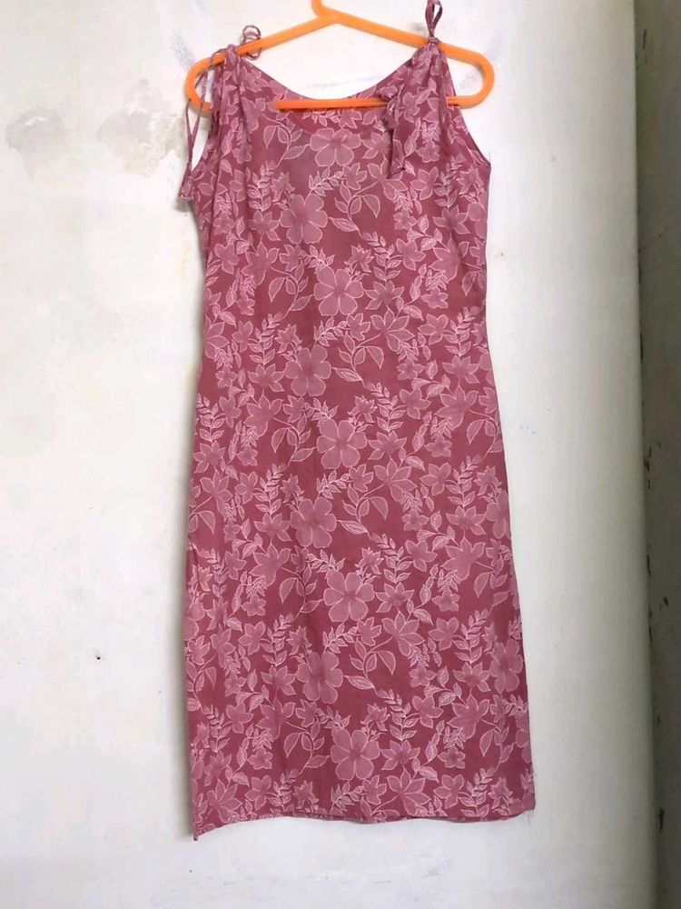 Women Sleeveless Kurti