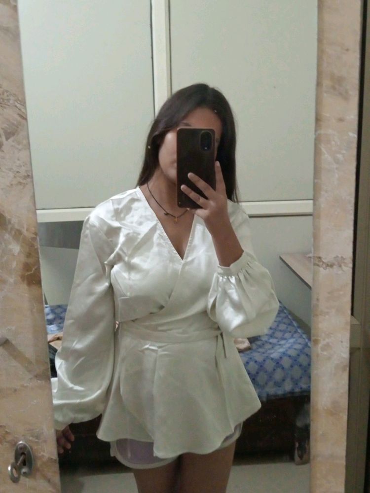 Beautiful Silk Top With Balloon Sleeves