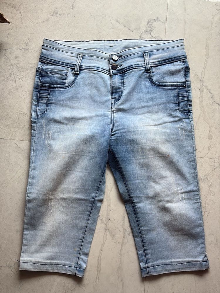 Light Wash Denim Capri Pants