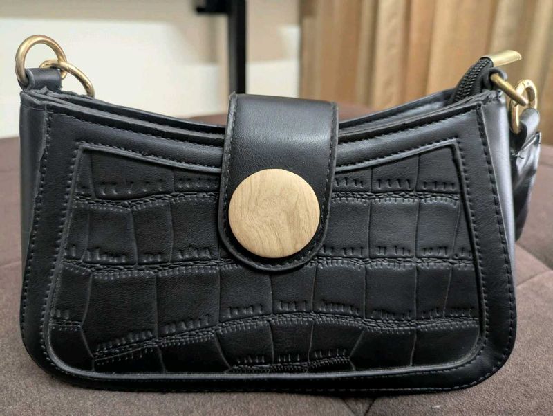Chic Black Handbag