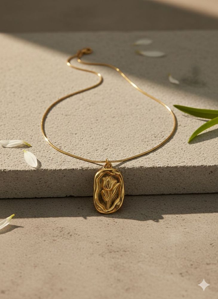 Waterproof | Gold Flower Pendant Necklace