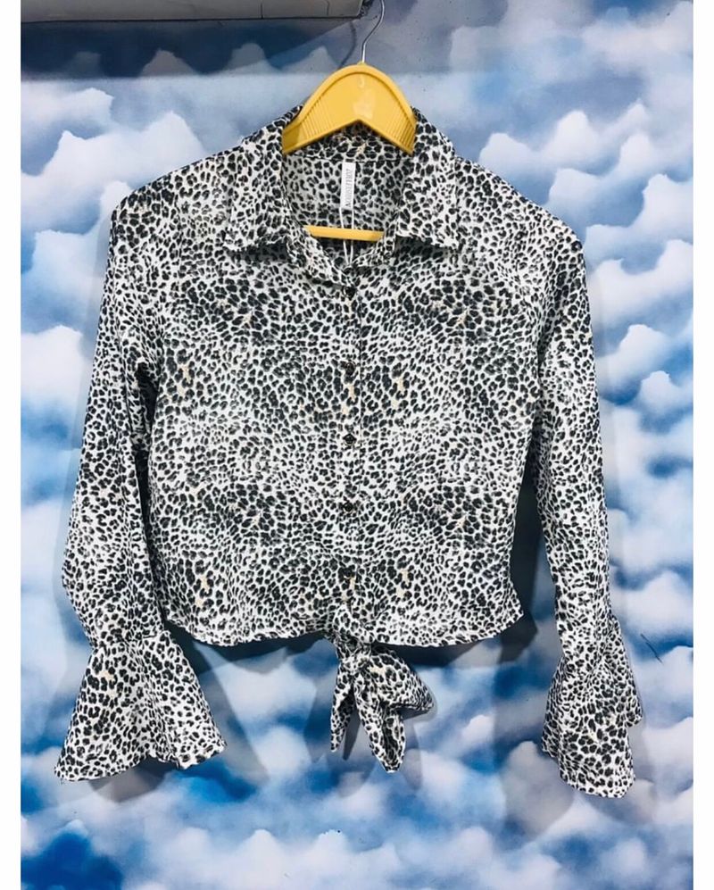 crop shirt with bell sleeves and front knot