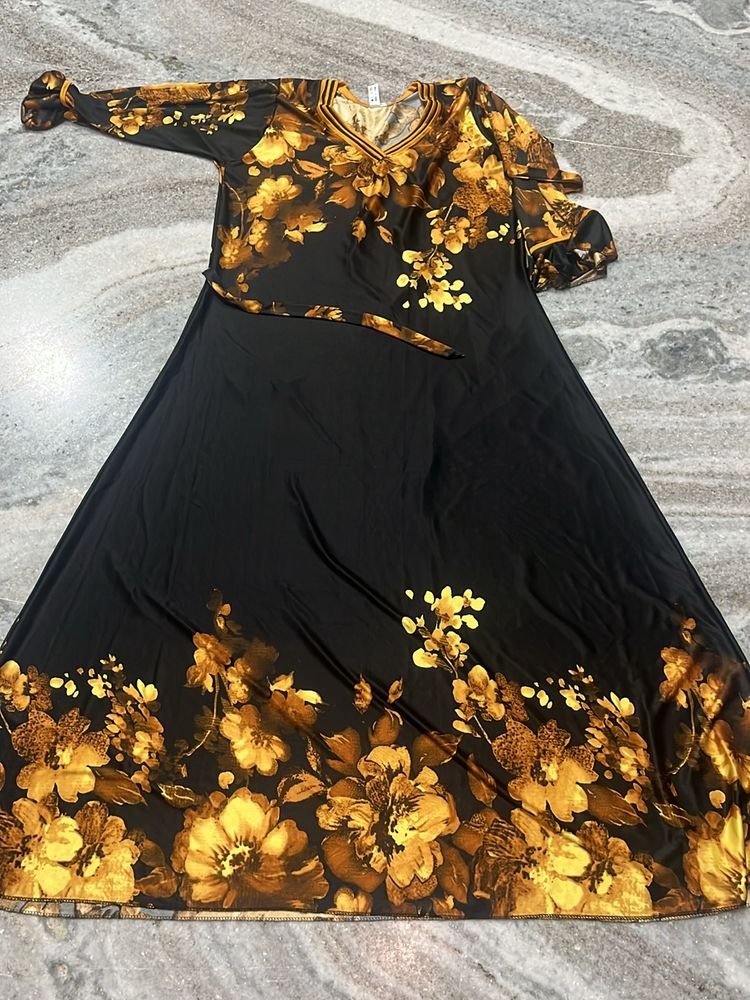 Beautiful Floral Black &amp; Golden Maxi
