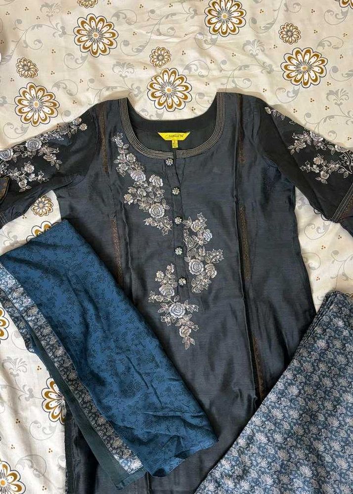 Embroidered Chudidhar