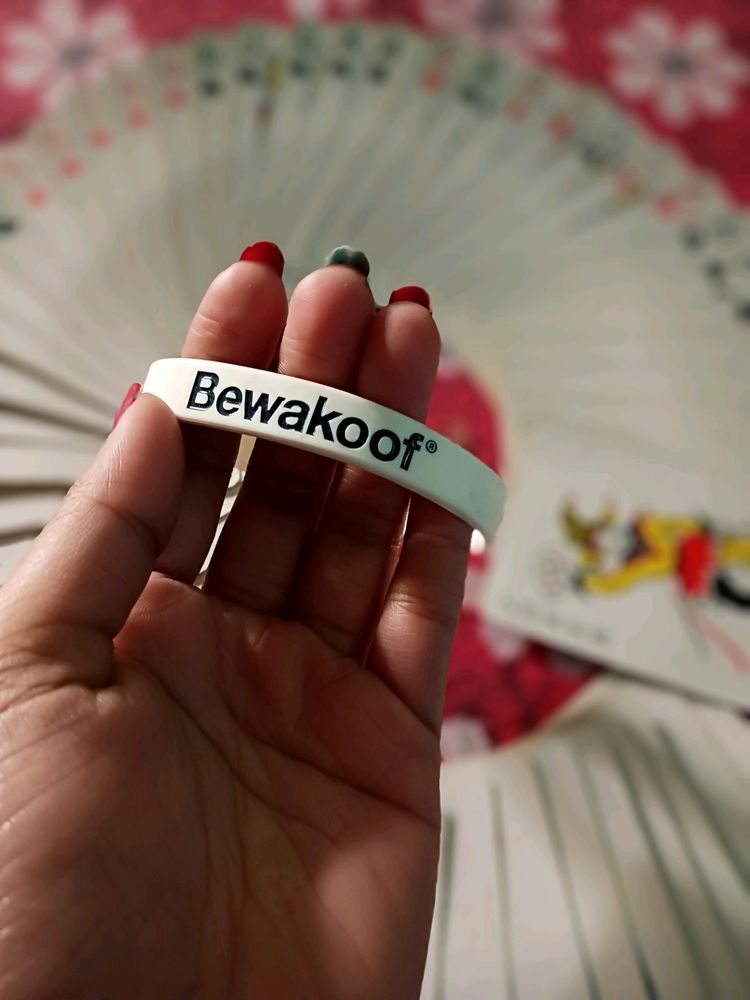 Bewakoof Hand Band