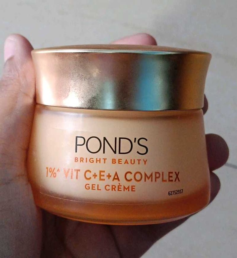 Pond&#39;s Bright Beauty Gel Creme