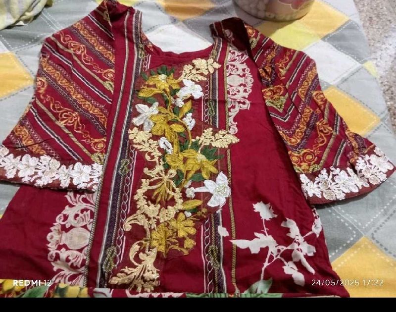 Floral Embroidered Kurta